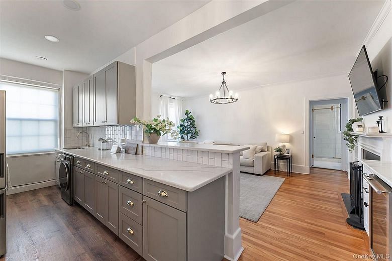 840 Bronx River Road #5B