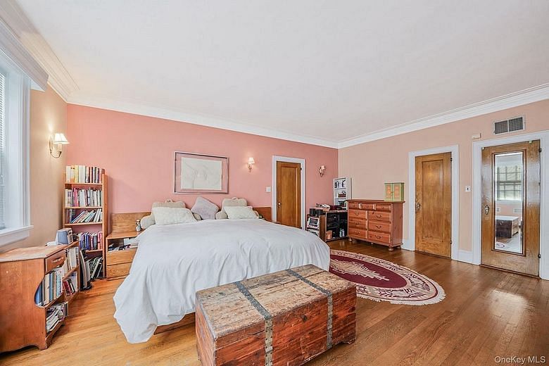 8402 Midland Parkway