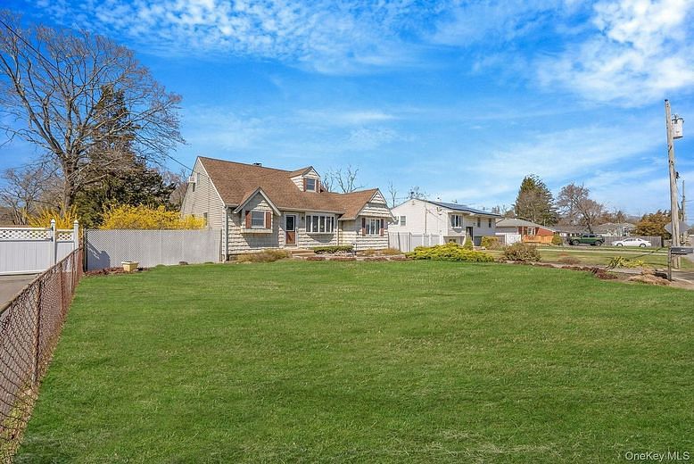 842 Greenlawn Avenue