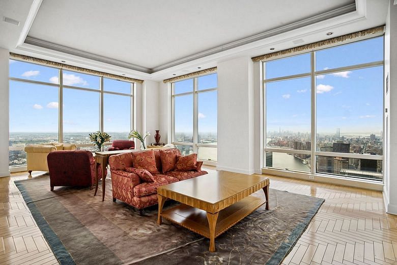 845 United Nations Plaza #76B