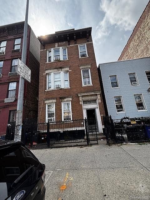 846 Madison Street
