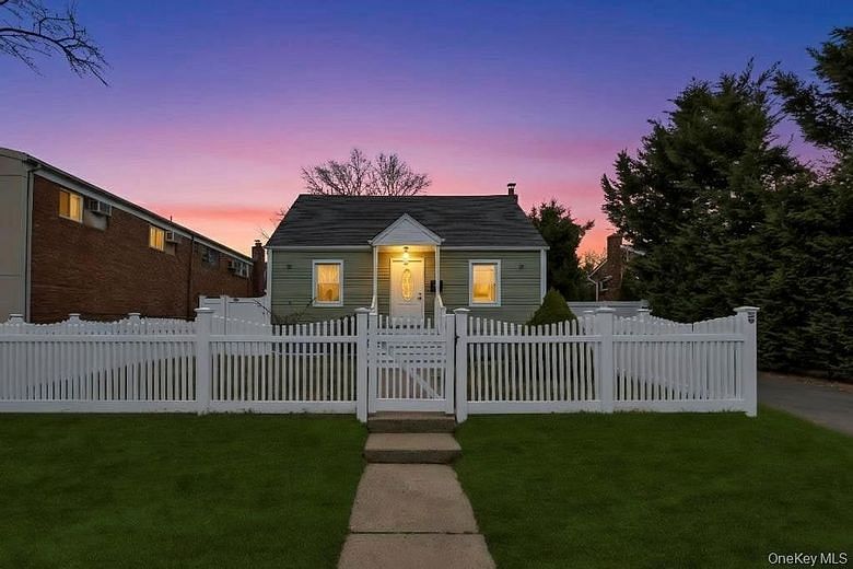 847 N Clinton Avenue