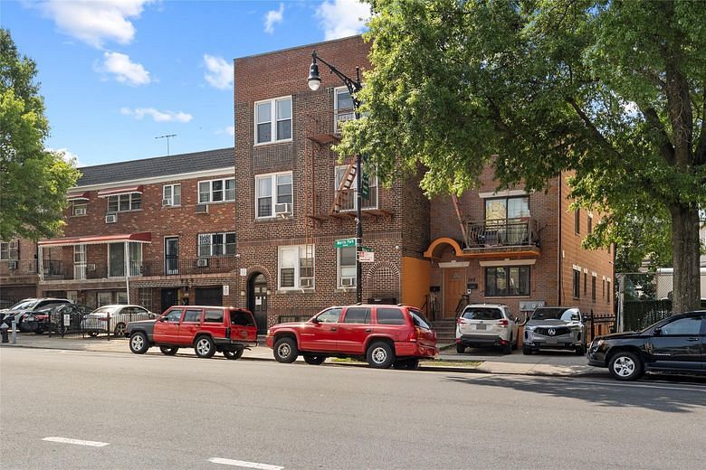 848 Morris Park Avenue