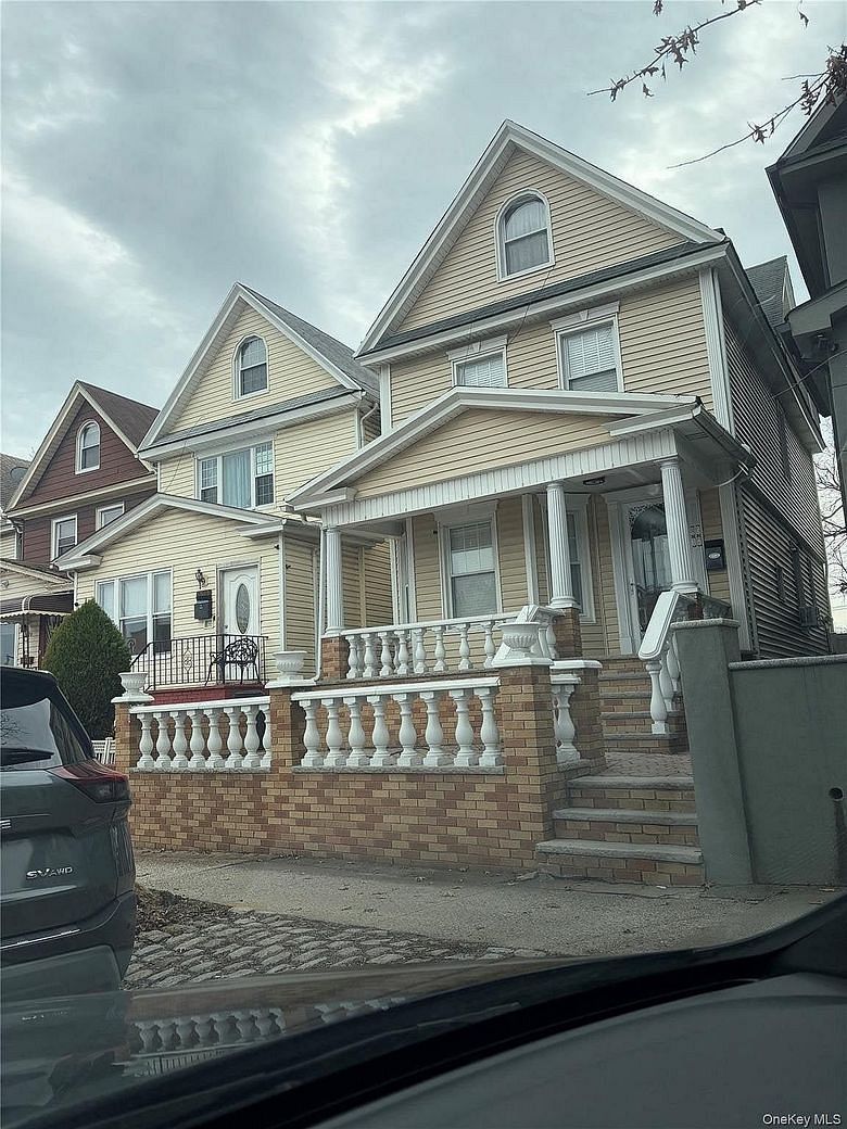 85-12 Woodhaven Boulevard