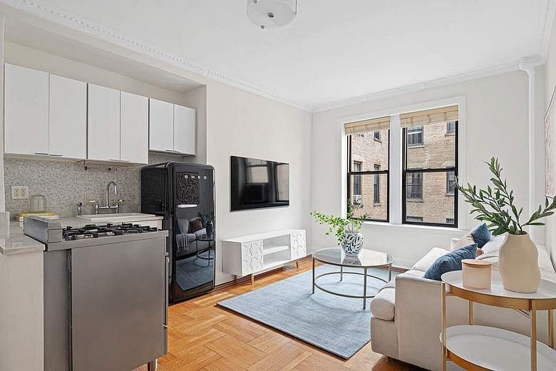 85 Barrow Street #5R