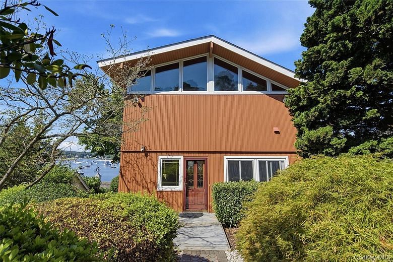 85 Bayview Avenue