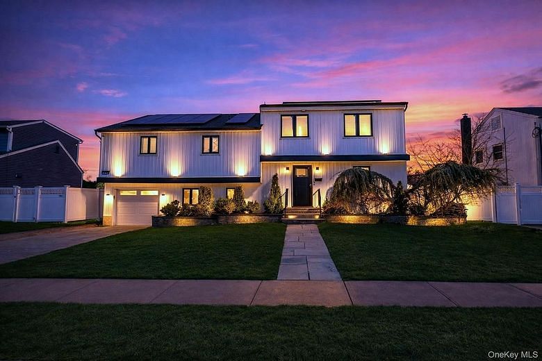 85 Massapequa Avenue