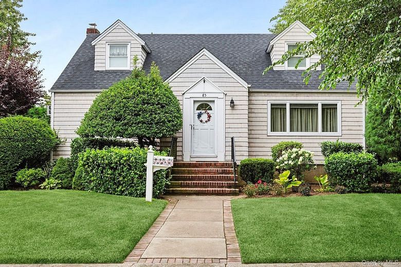85 Woodlawn Avenue