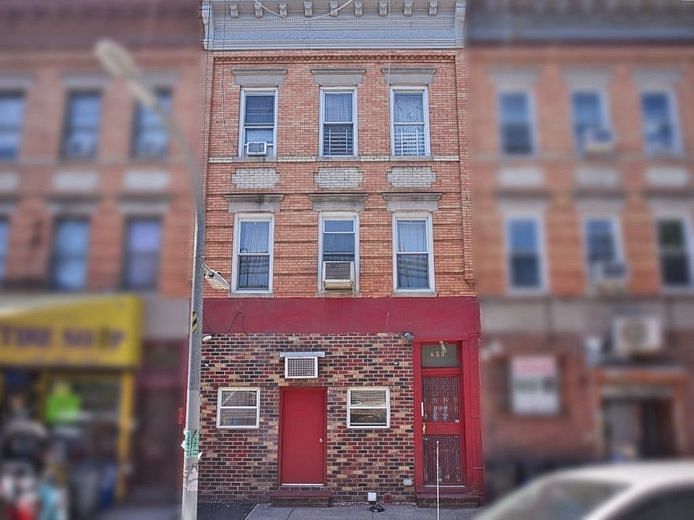 850 Mcdonald Avenue