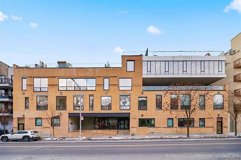 850 Metropolitan Avenue #1E