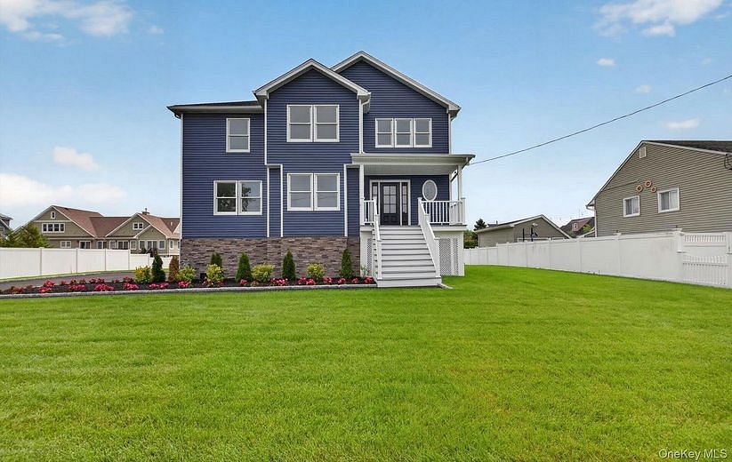 851 W Bay Drive