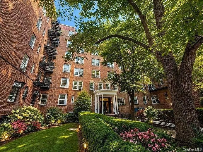 8511 34th Avenue #3H