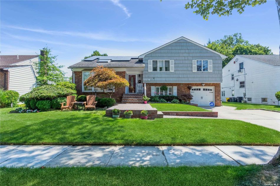Image 1 of 36 for 812 Longview Avenue in Long Island, North Woodmere, NY, 11581