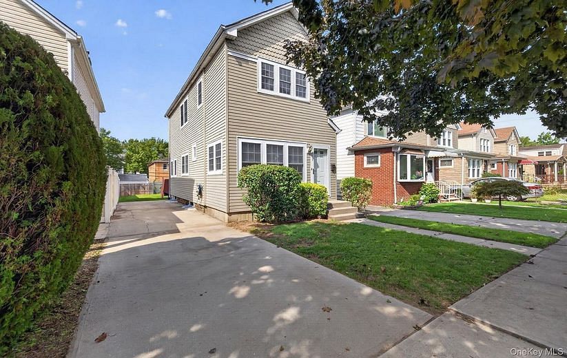 8548 257th Street