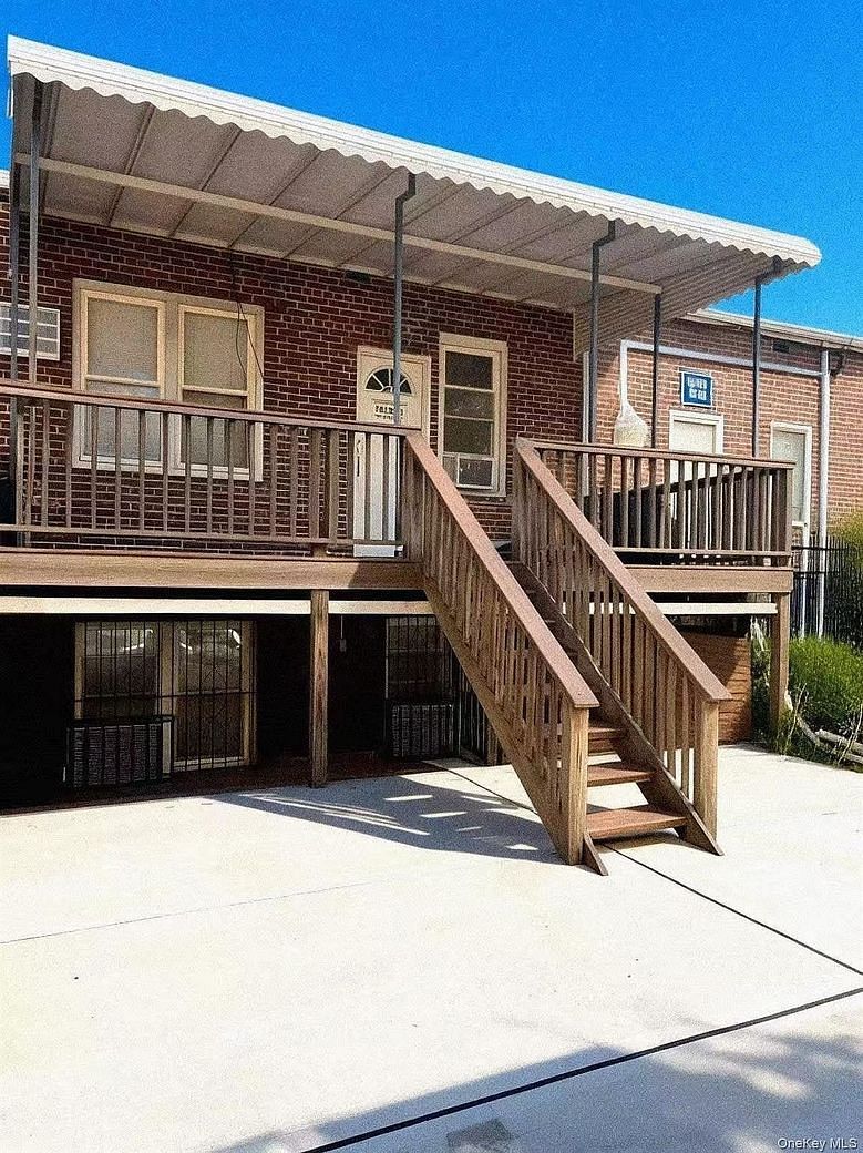 8548 Little Neck Parkway