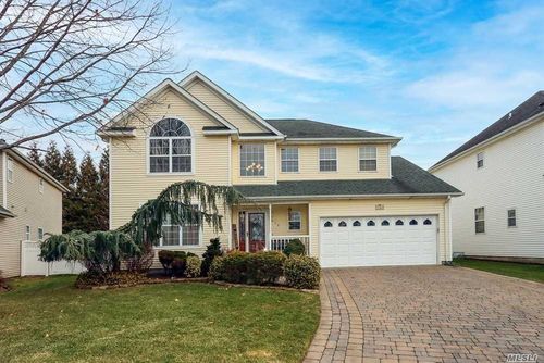 Image 1 of 23 for 136 Raspberry Court in Long Island, Melville, NY, 11747