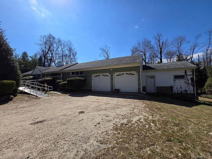 858 Fort Salonga Road