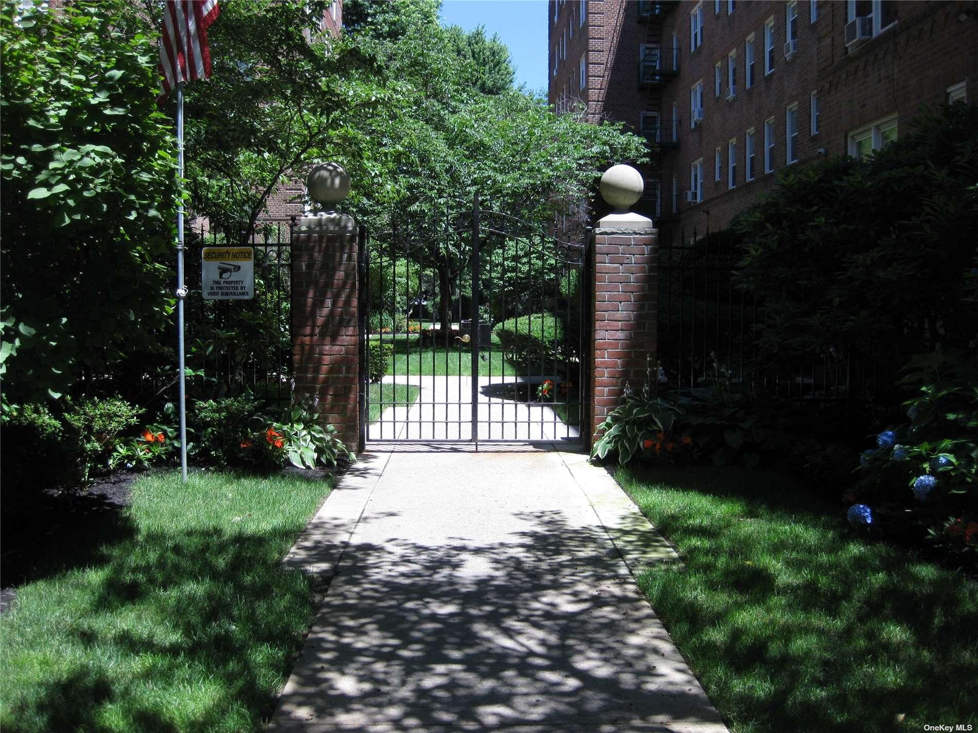 36 Cathedral Avenue #3F in Long Island, Hempstead, NY 11550