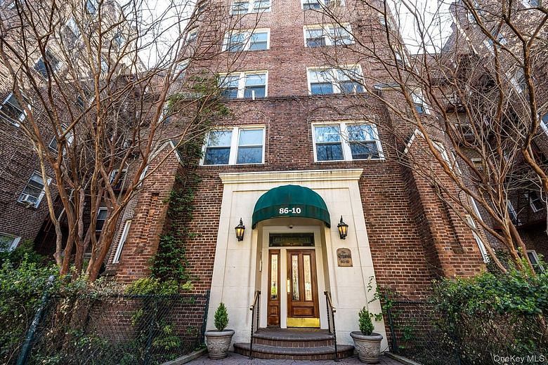 86-10 34 Avenue #114