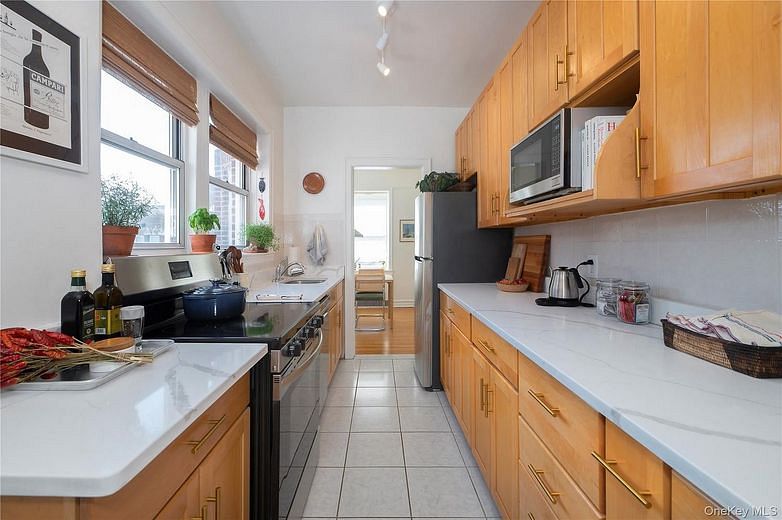 86-10 34th Avenue #613