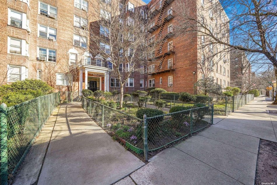 Image 1 of 20 for 86-11 34th Avenue #6R in Queens, Jackson Heights, NY, 11372