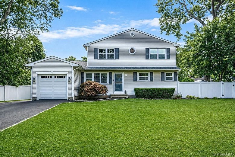 86 Creighton Avenue