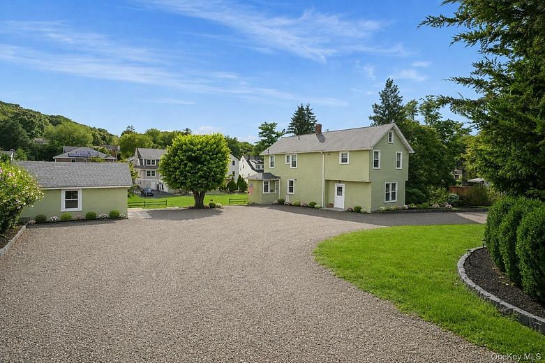 86 E Sunnyside Lane