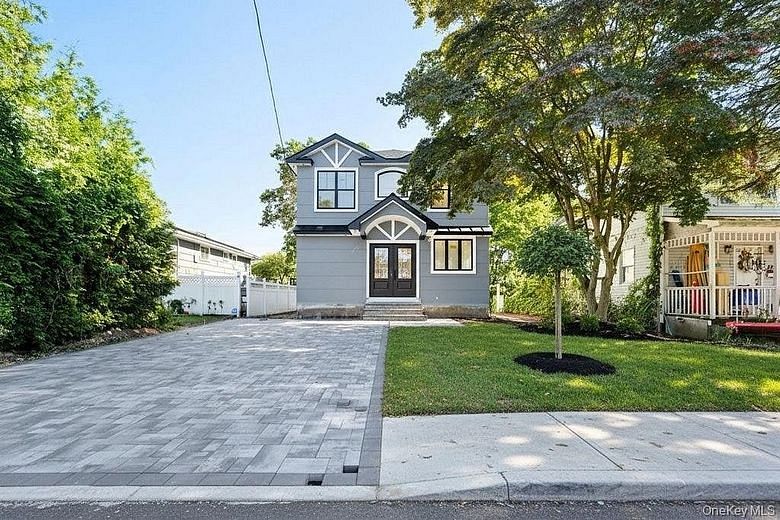 86 Moffitt Boulevard