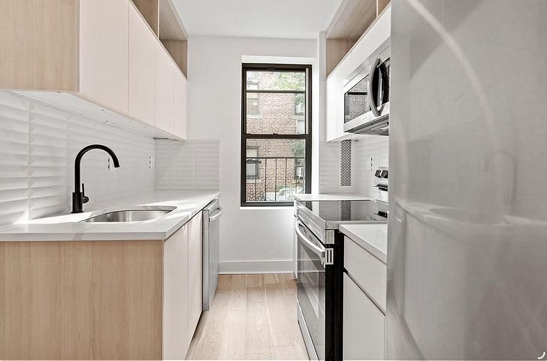 86 Thayer Street #1E
