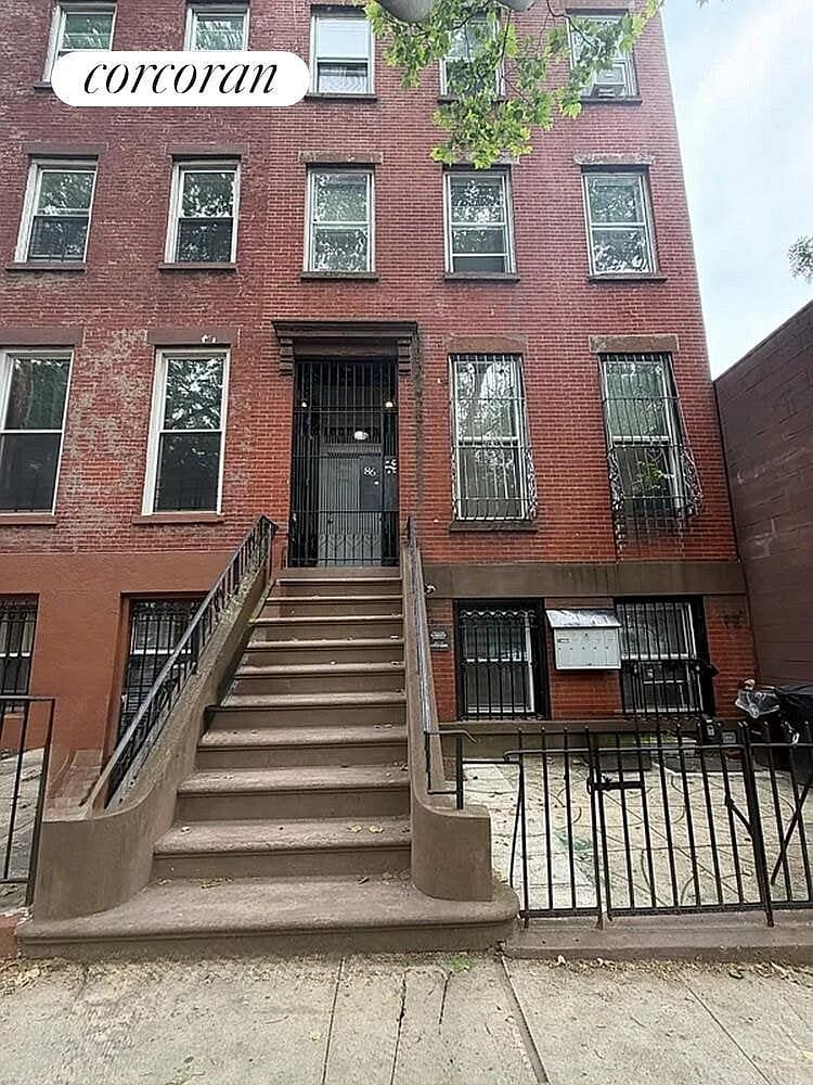 86 Waverly Avenue