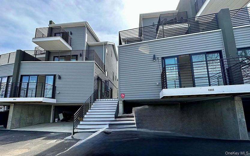 8605 Beach Channel Drive