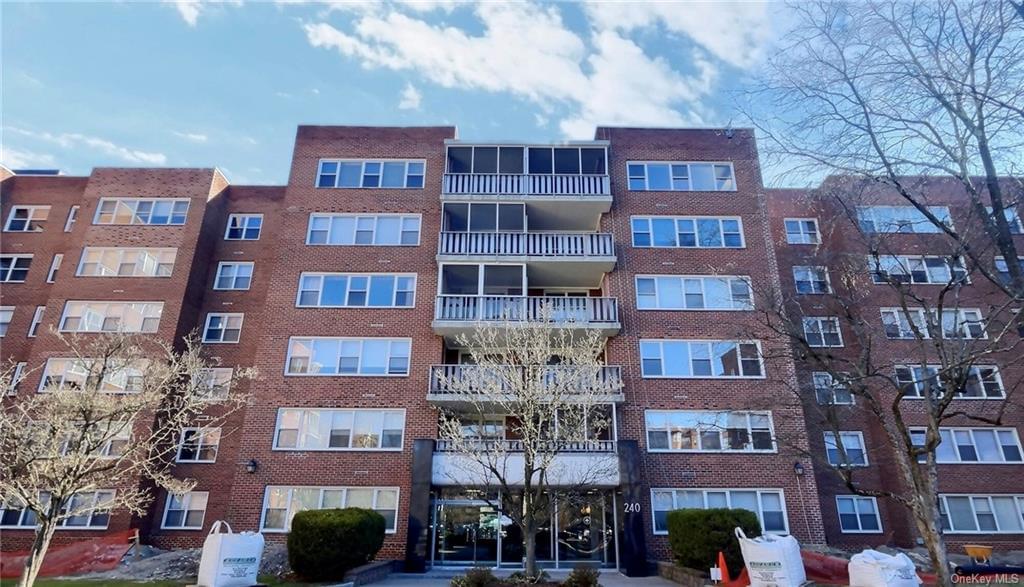 240 Garth Road #1-L2 in Westchester, Scarsdale, NY 10583
