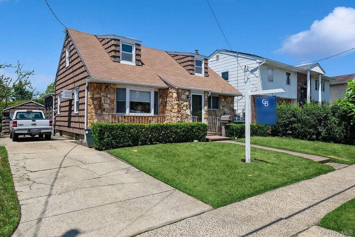 Image 1 of 22 for 862 Peninsula Boulevard in Long Island, Hempstead, NY, 11598