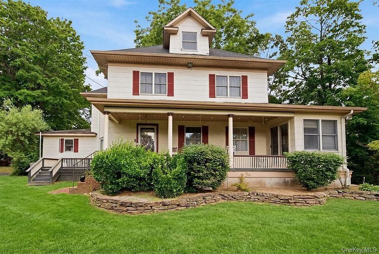 863 Lake Road