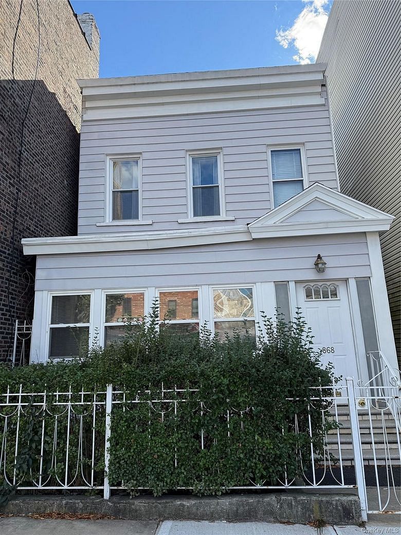 868 Morris Park Avenue