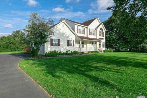 Image 1 of 30 for 3 Barberry Ln in Long Island, Center Moriches, NY, 11934