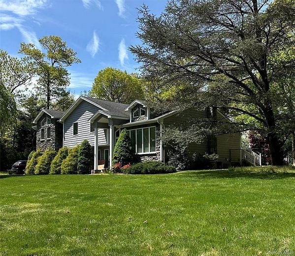 87 Soundview Drive