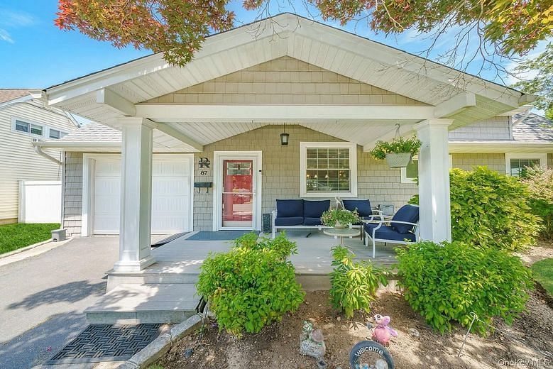 87 Tardy Lane N