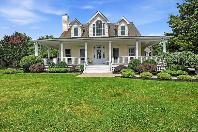870 Parkview Lane