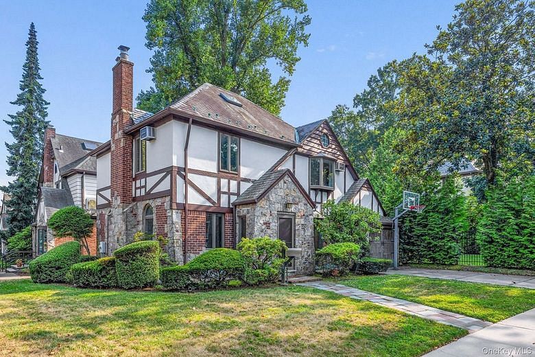 8702 Chevy Chase Street