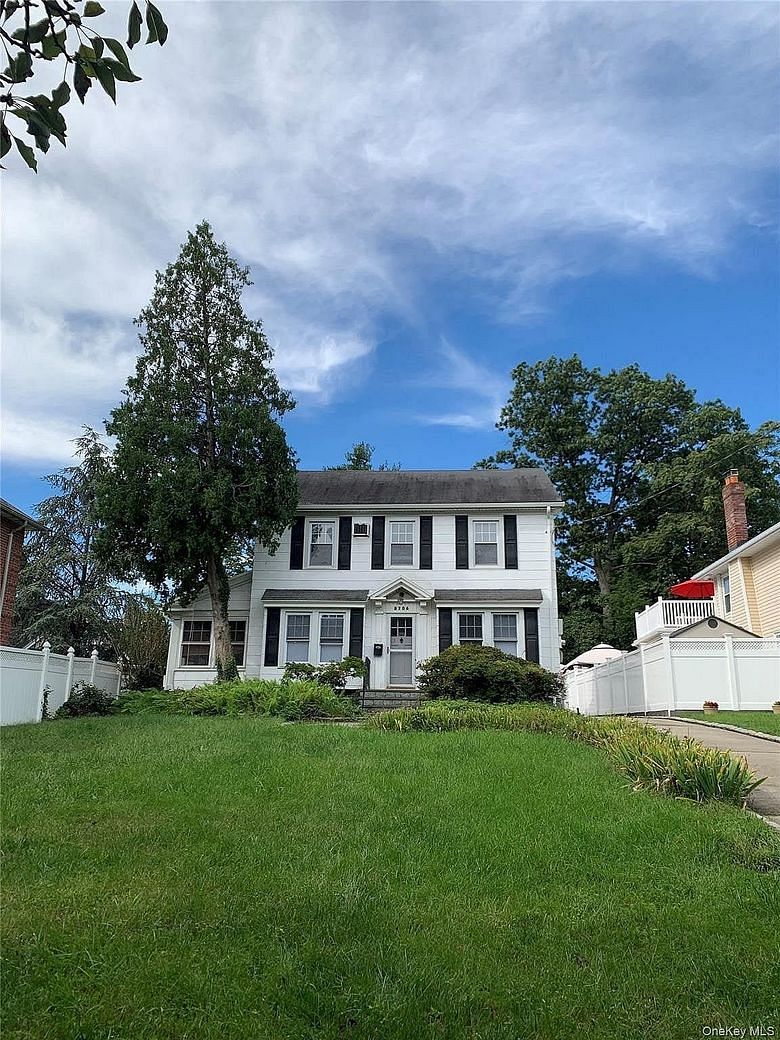 8706 Palo Alto Street