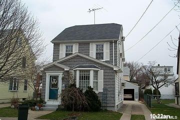 Image 1 of 26 for 77 Fordham Street in Long Island, Williston Park, NY, 11596
