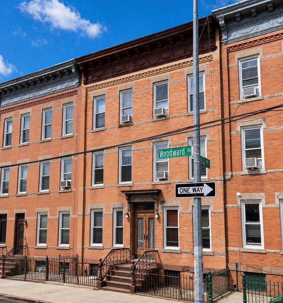 874 Woodward Avenue