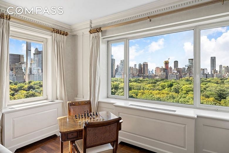 875 Fifth Avenue #18A