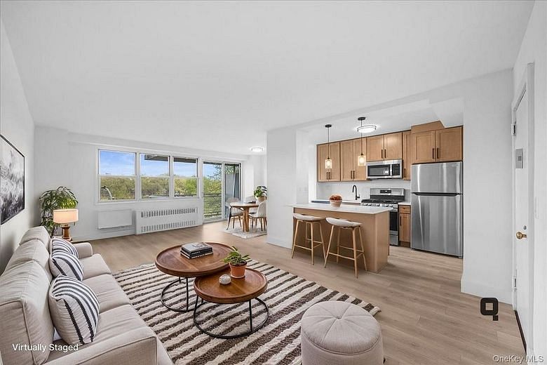 875 Morrison Avenue #8L