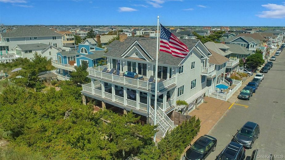 879 Oceanfront
