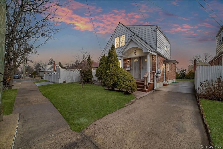 88-05 Winchester Boulevard