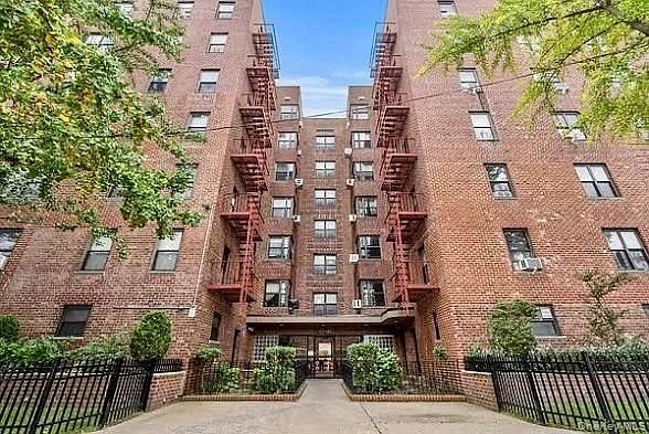 88-10 32 Ave Ave #106