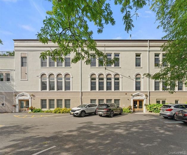 88 Broadway #2B