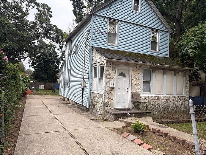 88 Colonial Avenue
